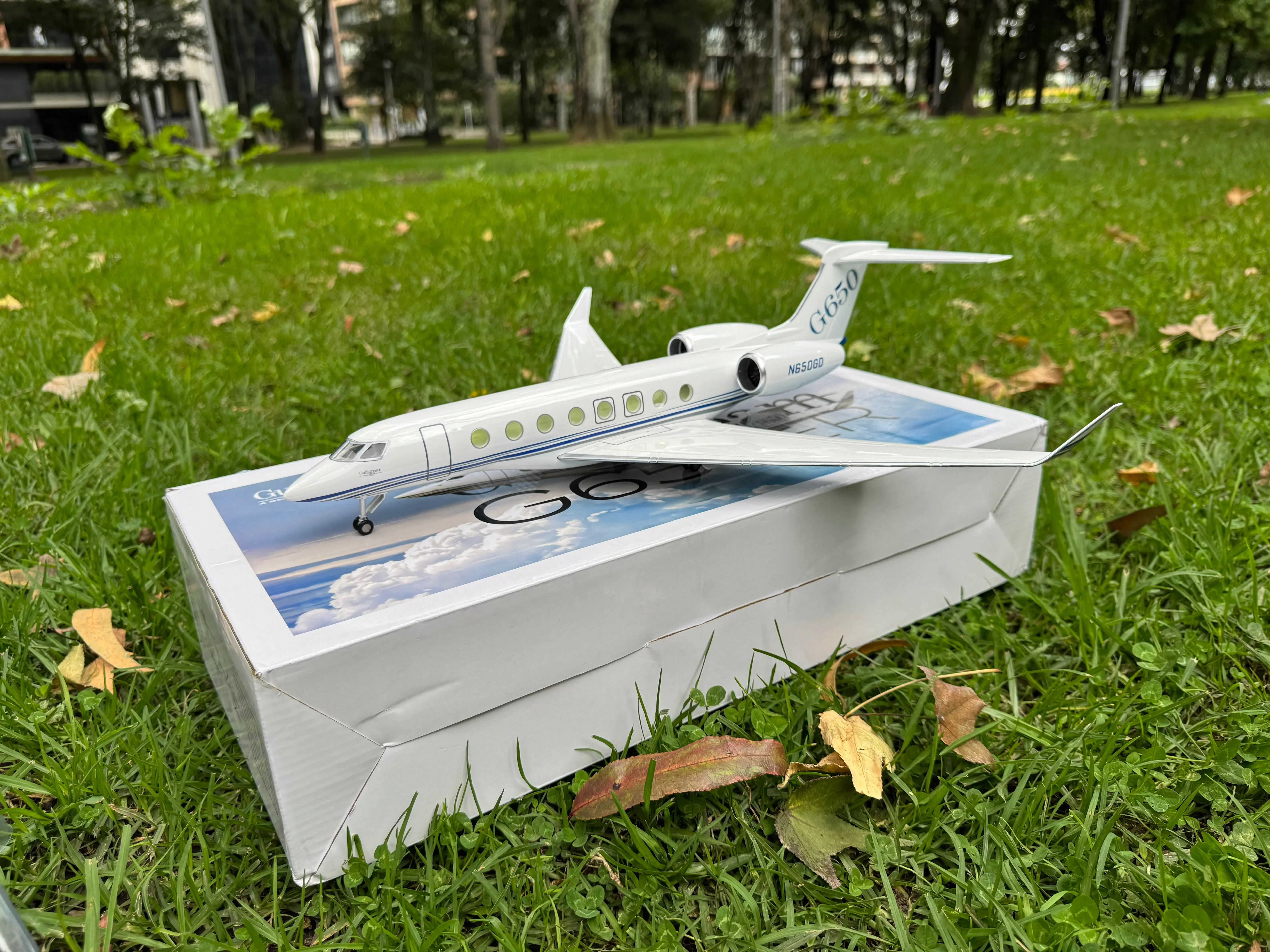 Gulfstream G650ER - Scale 1:50  - L:17in - 45cm - Image 12
