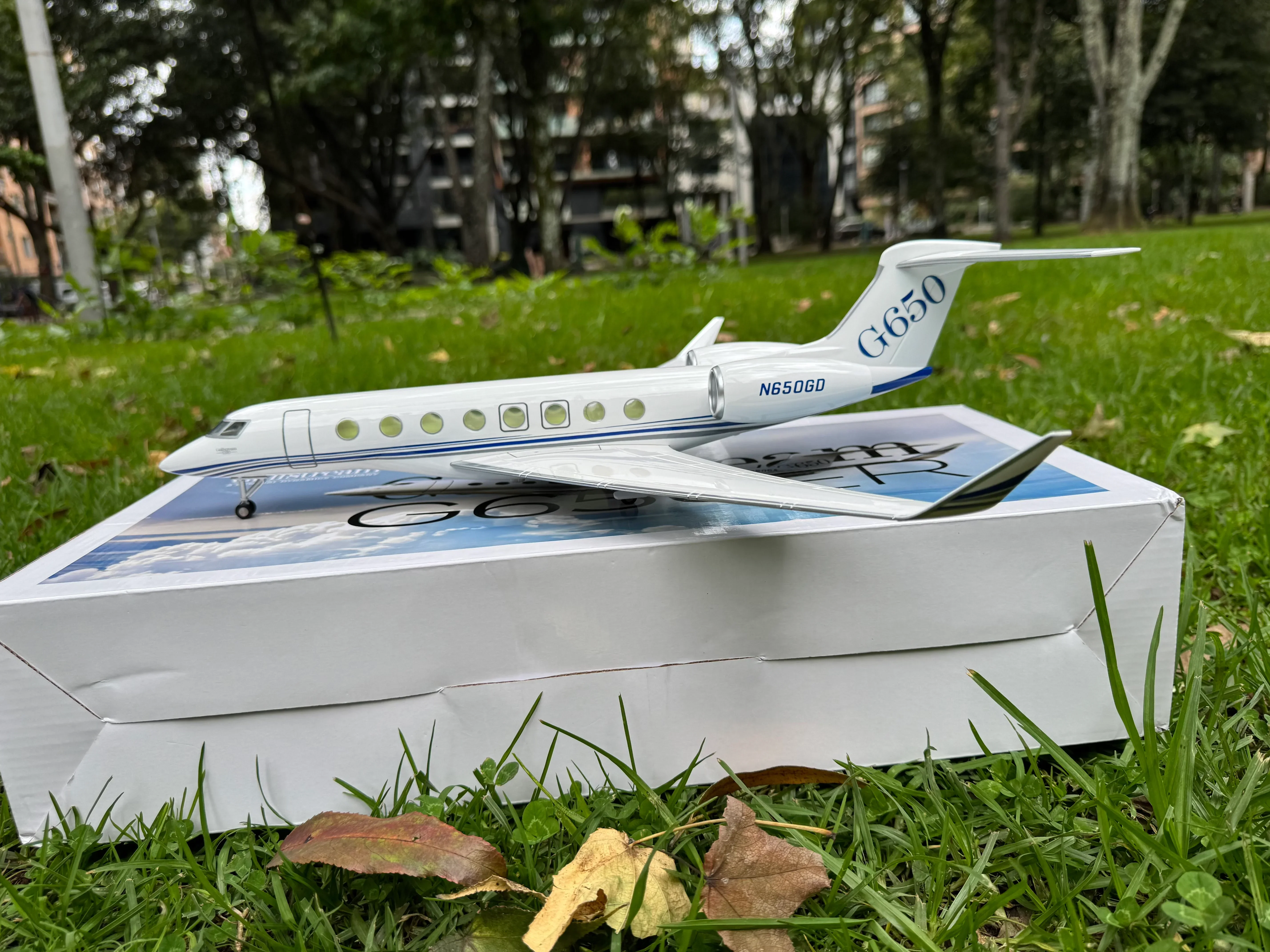 Gulfstream G650ER - Scale 1:50  - L:17in - 45cm - Image 13
