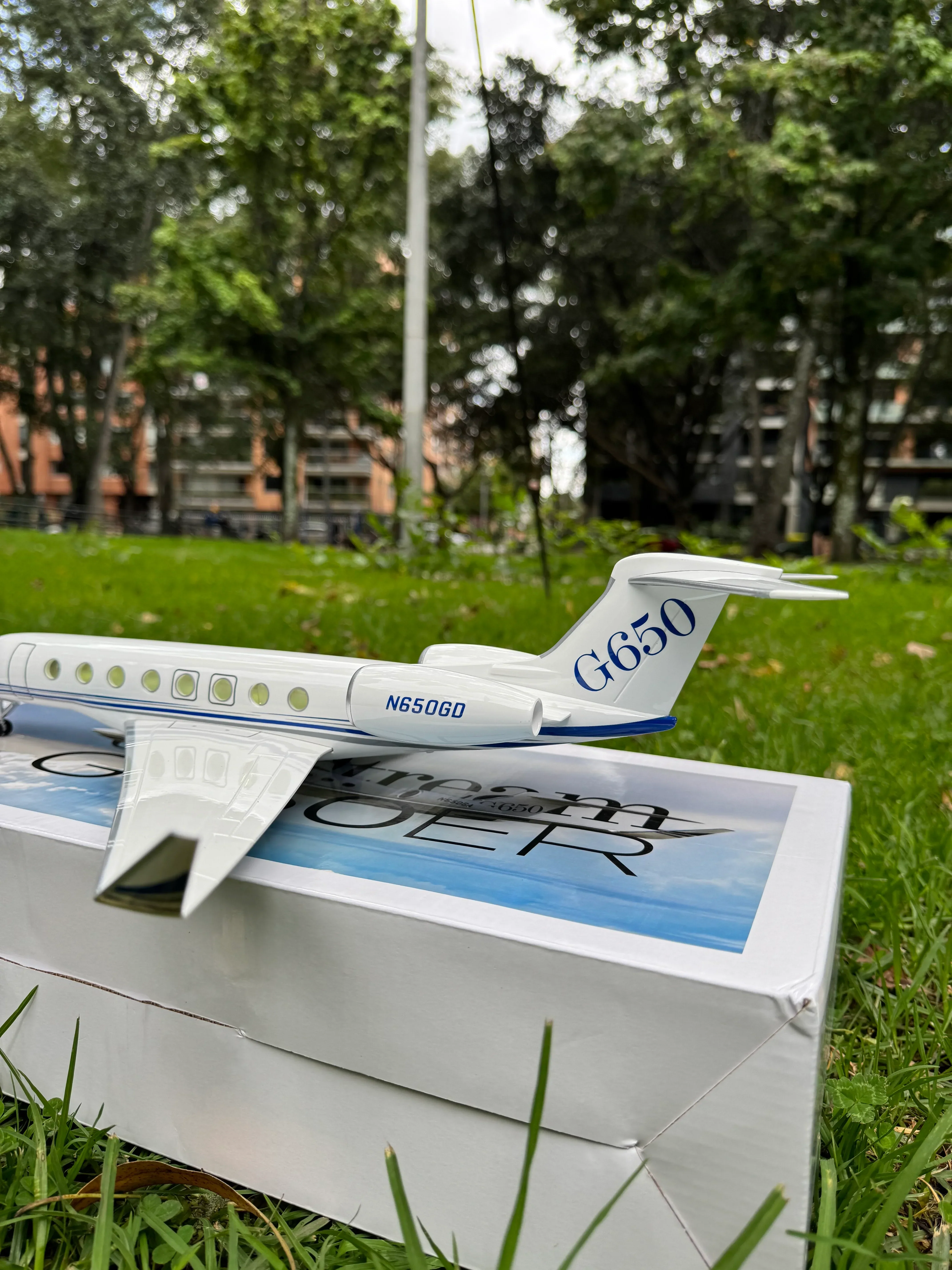 Gulfstream G650ER - Scale 1:50  - L:17in - 45cm - Image 14