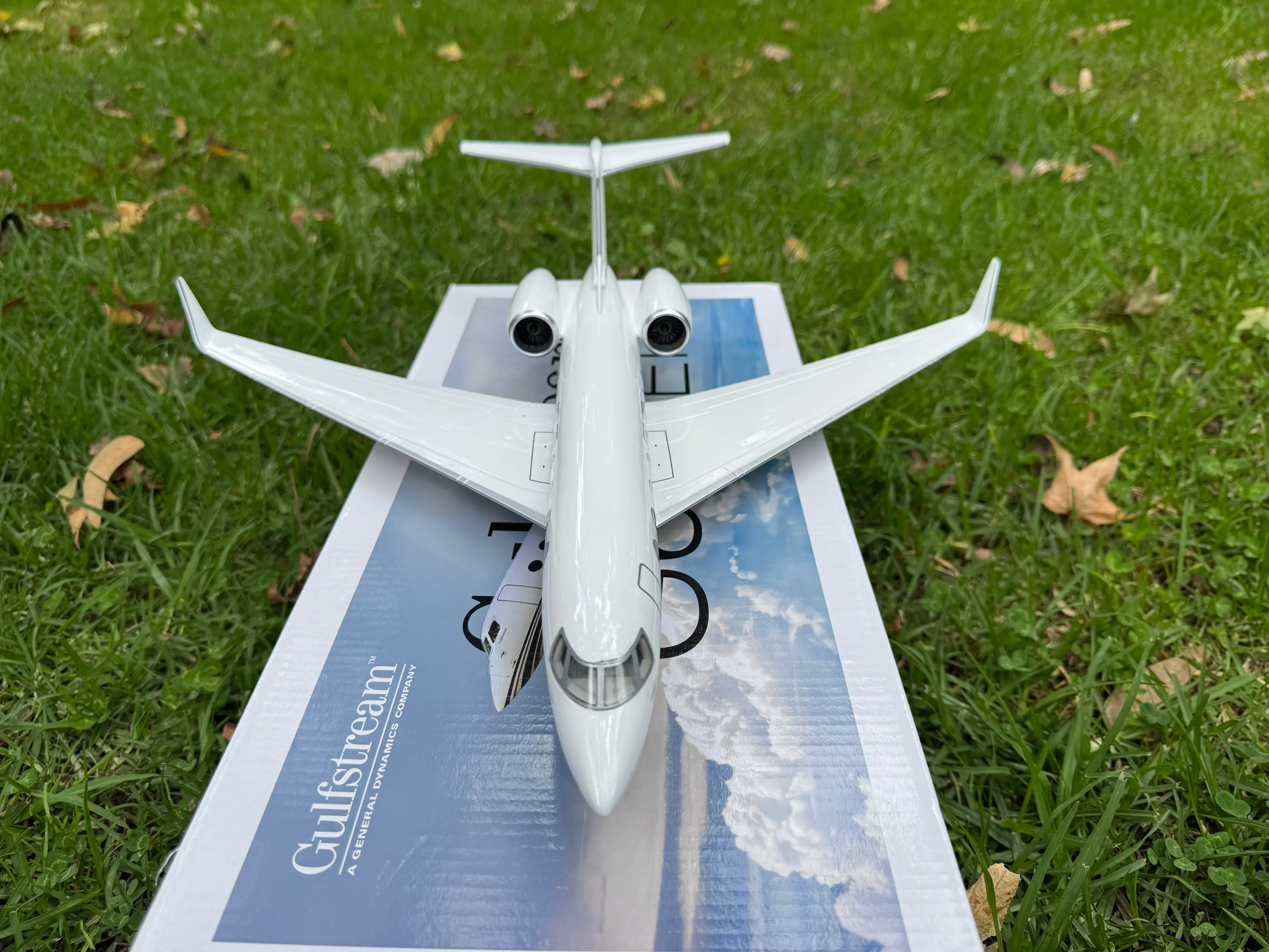 Gulfstream G650ER - Scale 1:50  - L:17in - 45cm - Image 16