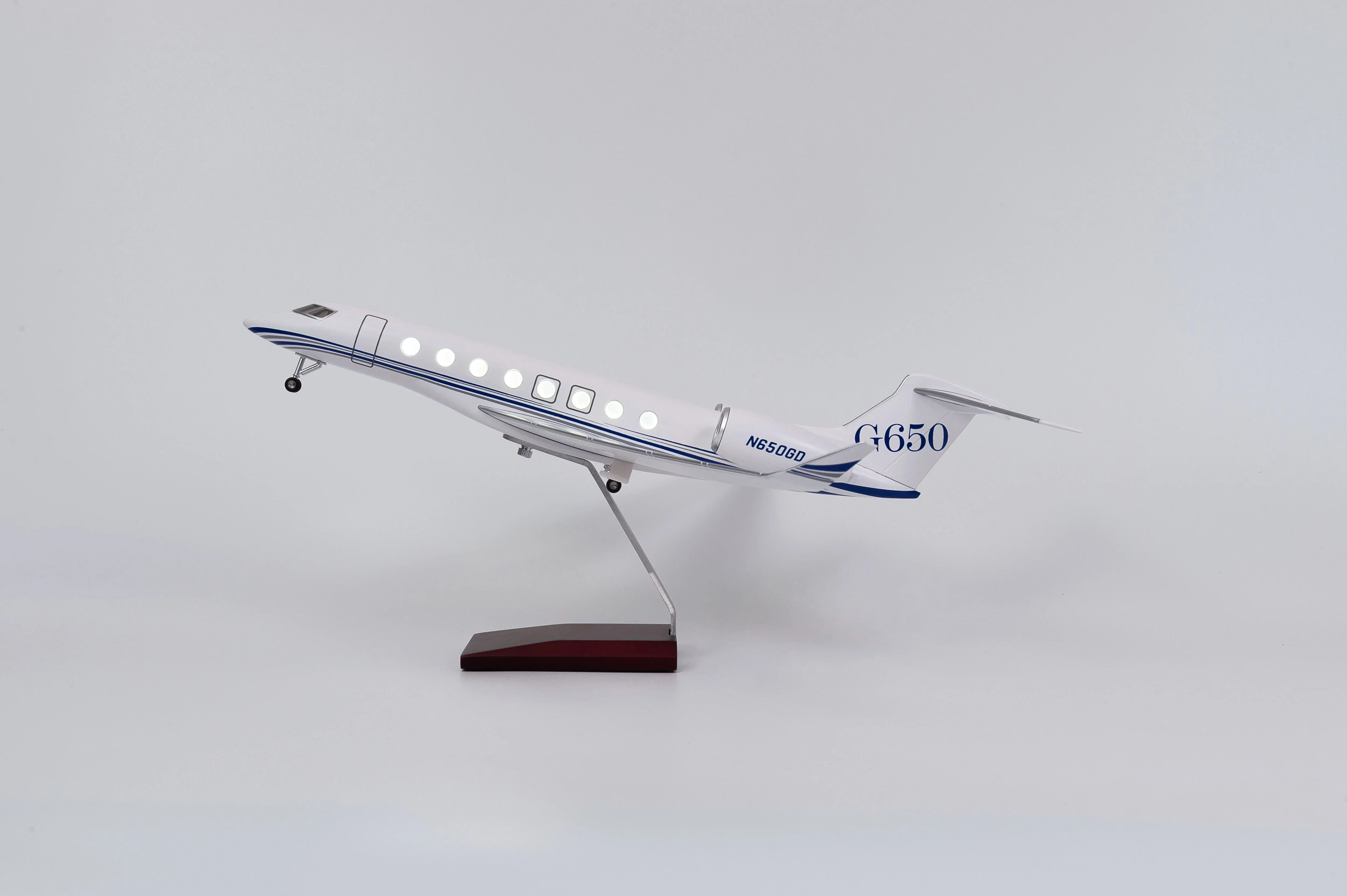 Gulfstream G650ER - Scale 1:50  - L:17in - 45cm - Image 7