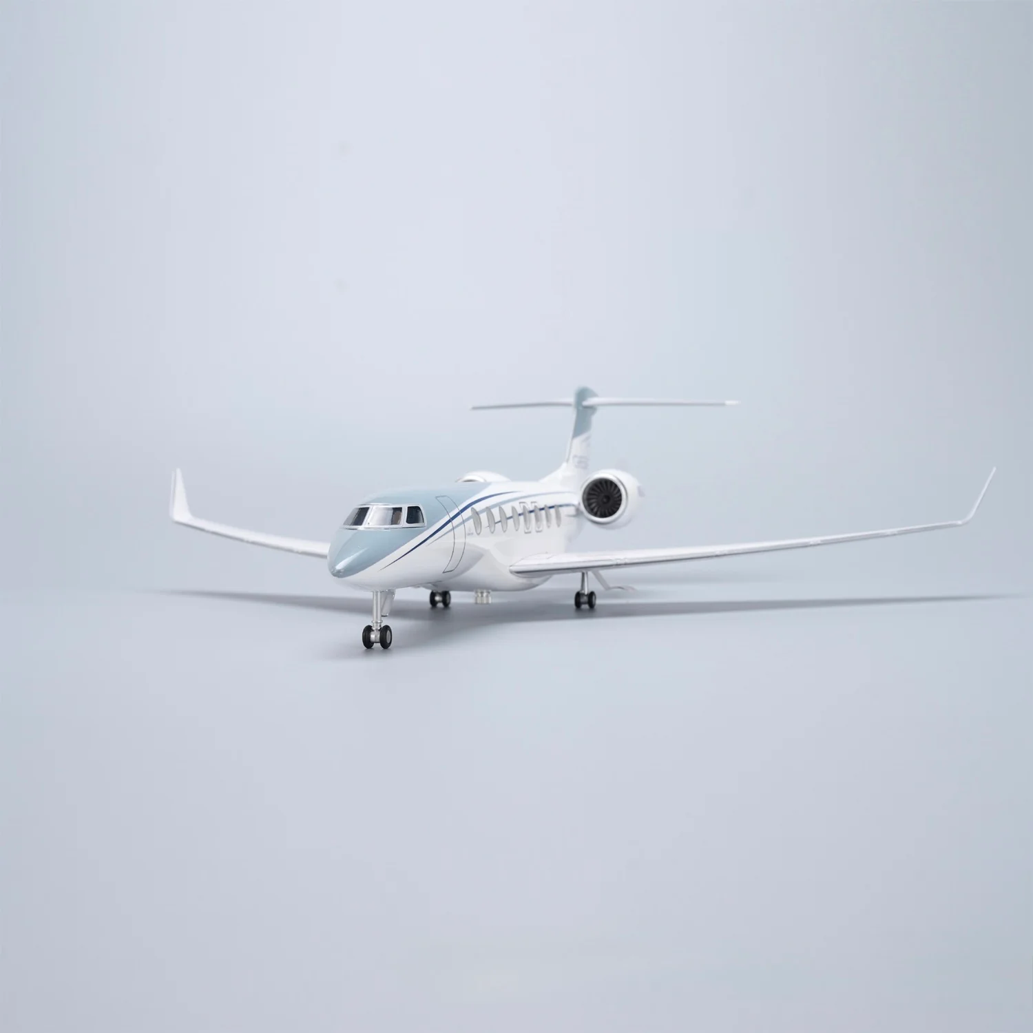 Gulfstream G650ER – Scale 1:50 –  17.7 in - 45 cm – Resin – Premium Display Stand - Image 6