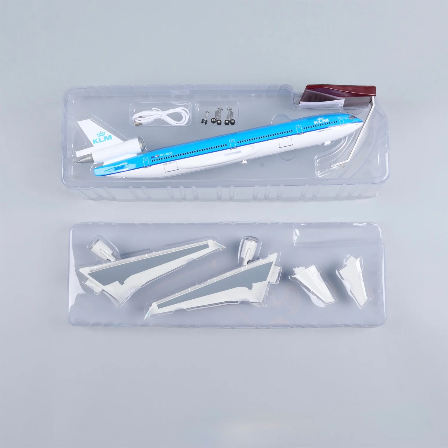 KLM MD-11 McDonnell Douglas – Scale 1:130 – 47 cm/18.5 in – ABS Resin – Optional LED Lights - Image 10