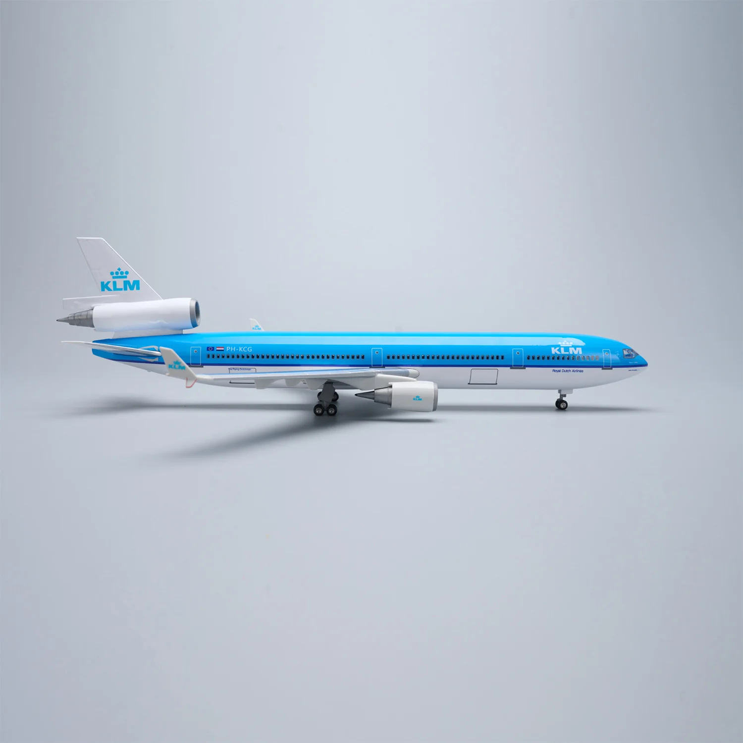 KLM MD-11 McDonnell Douglas – Scale 1:130 – 47 cm/18.5 in – ABS Resin – Optional LED Lights - Image 8