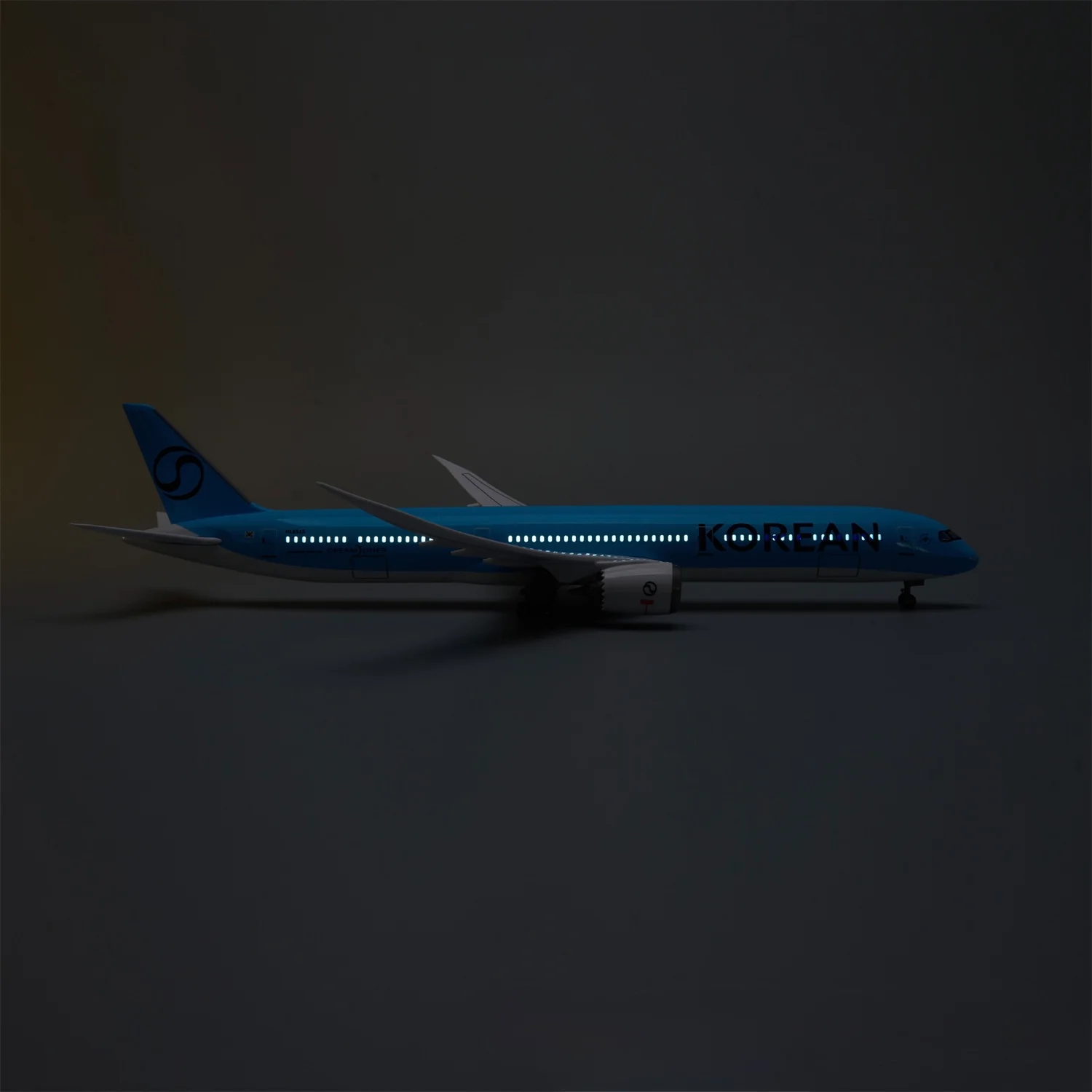 Boeing 787-10 Korean Air 1:145 – 43 cm / 16.9in – LED Lights - Image 4