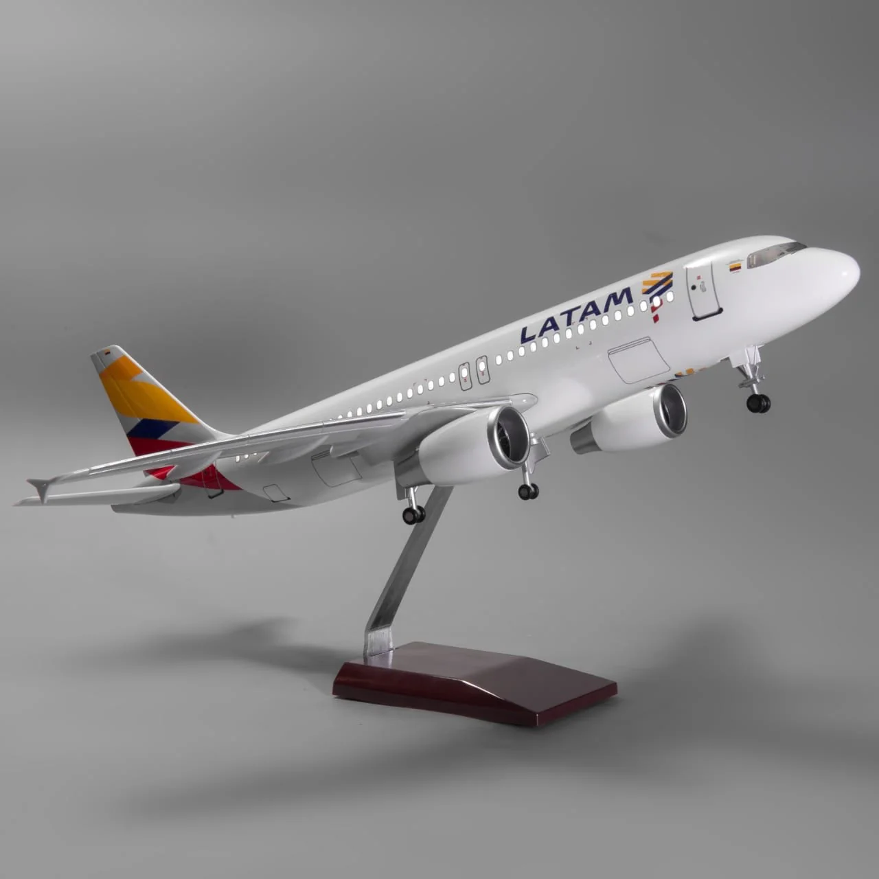 LATAM A320 - Colombian Flag - Special Edition - 47cm - LED - Image 3