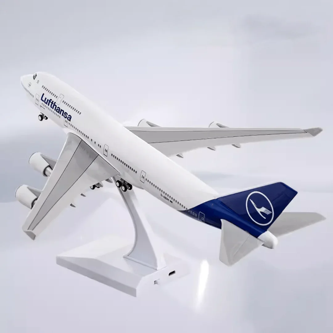 Lufthansa Boeing 747 - 30CM - 11.8in - LED & Sound - Image 4