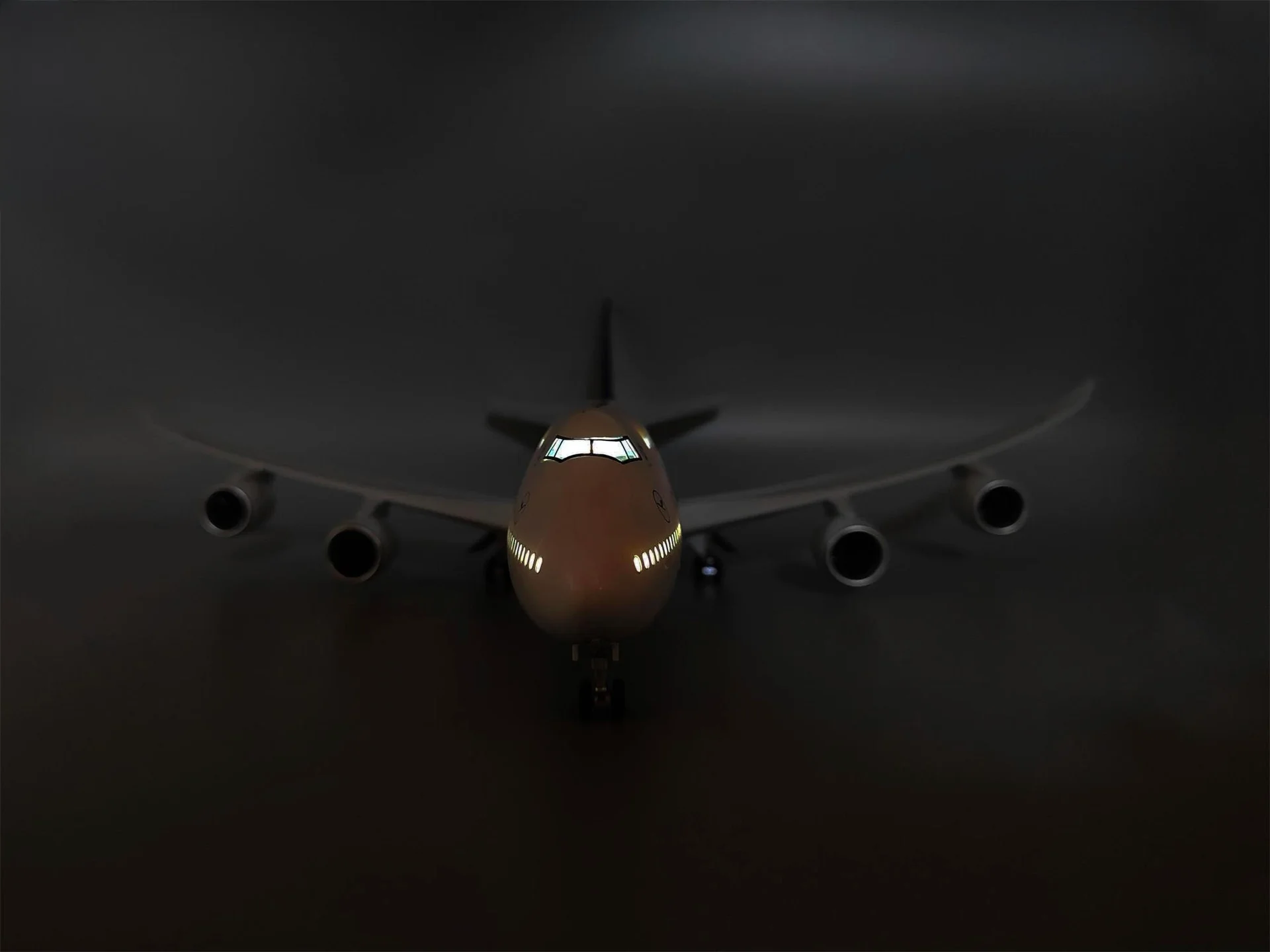 B747 Lufthansa- Scale 1/150 - 47cm - 18.5 in - Image 10
