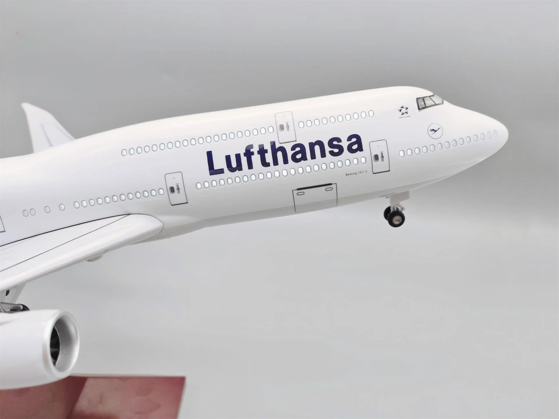B747 Lufthansa- Scale 1/150 - 47cm - 18.5 in - Image 3