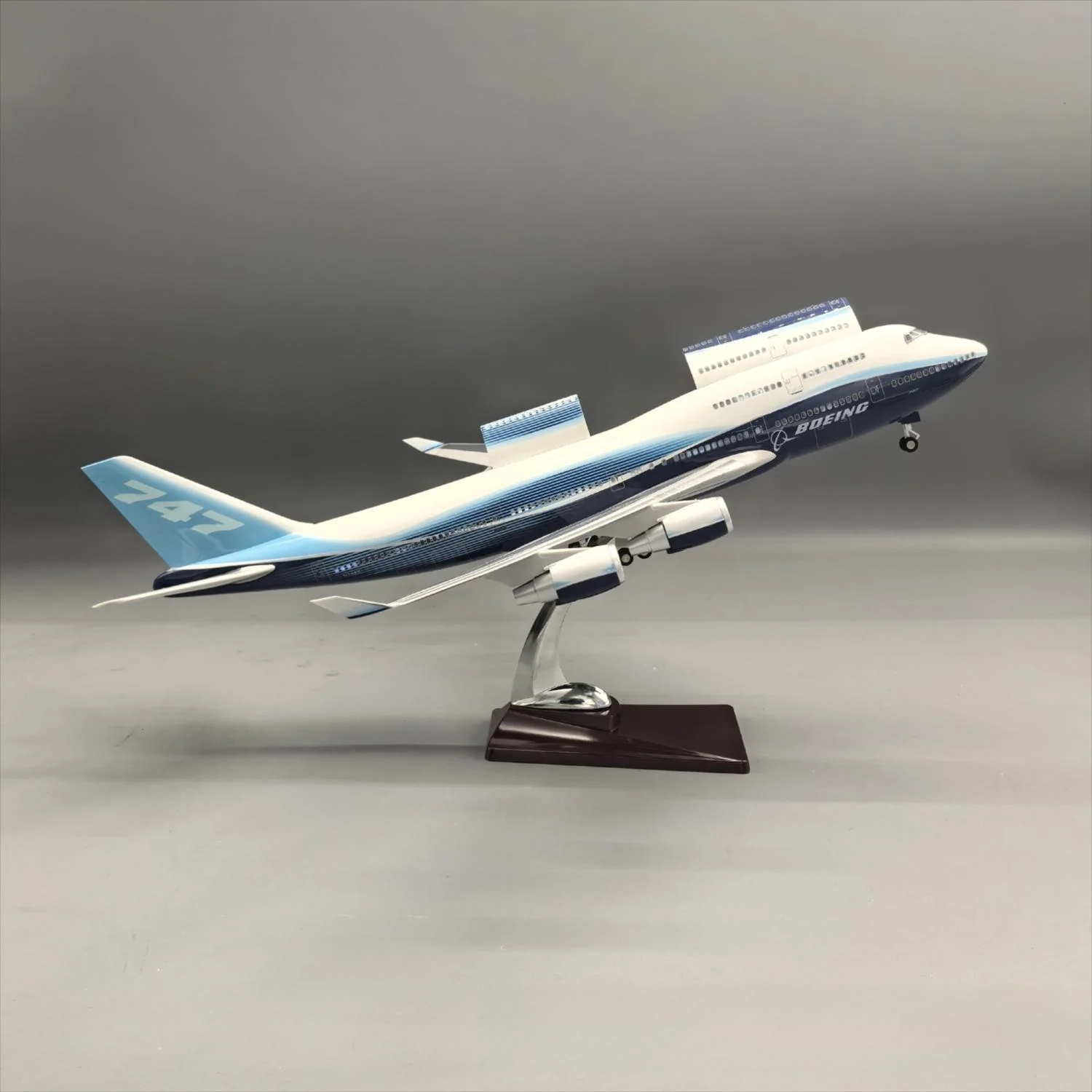 Prototype Boeing 747-400 1:150 – 47 cm / 18.5 in – Opening Cabin Hatches - Image 3