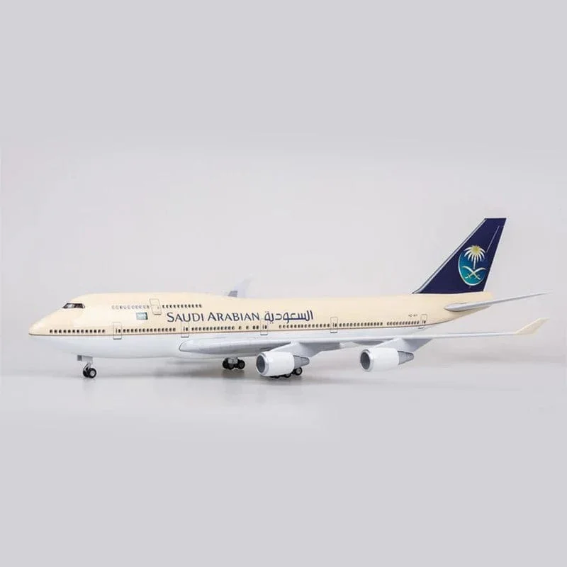 B747 Saudi Arabian Airlines - Scale 1/150 - 47cm - 18.5 in - Airplane Model - Image 5