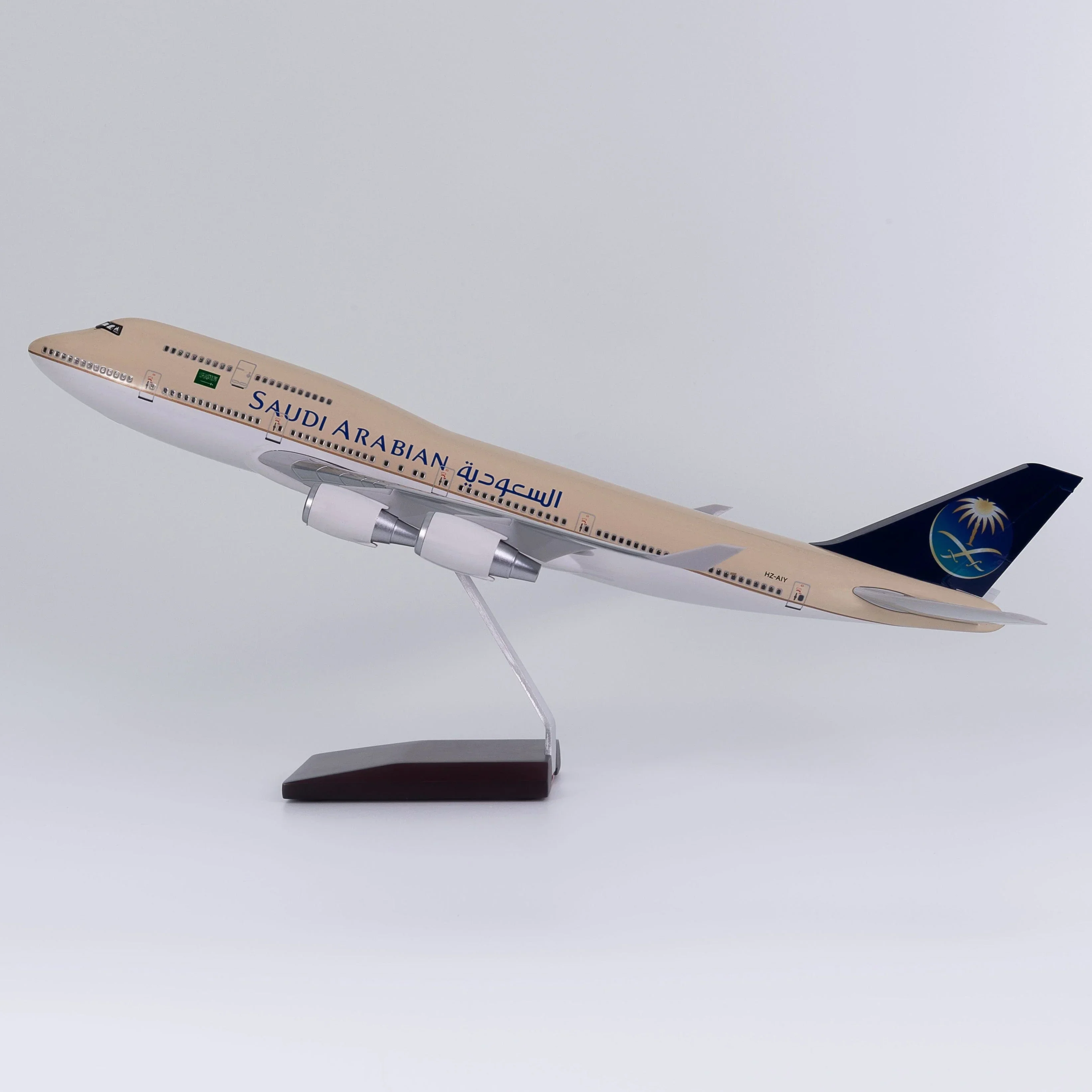 B747 Saudi Arabian Airlines - Scale 1/150 - 47cm - 18.5 in - Airplane Model - Image 8
