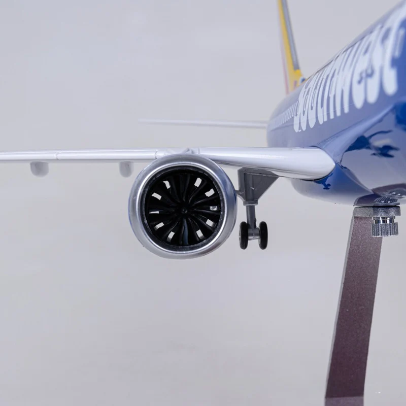 Boeing 737-700 Southwest 1:80 – 47 cm / 18.5 in – LED Lights - Image 9