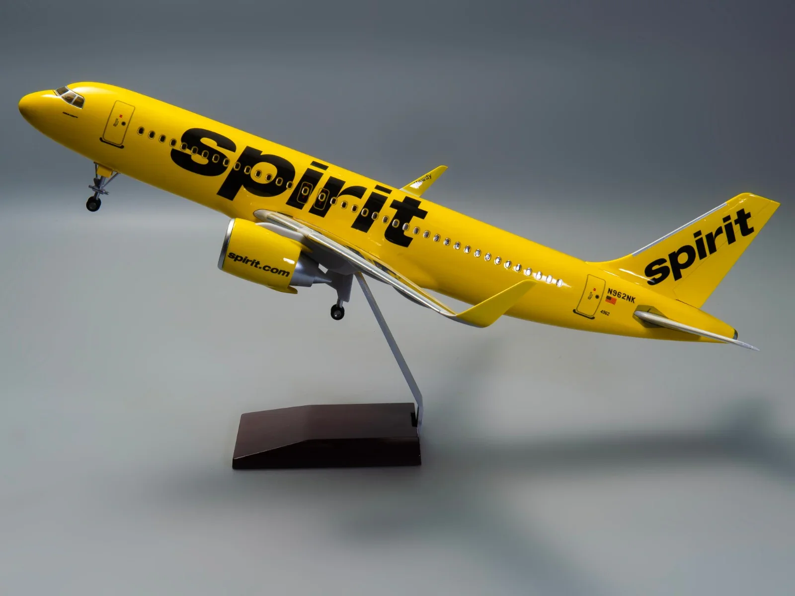 A320 Spirit  - Scale 1/80 - 47CM - 18.5in - Airplane Model - Image 4