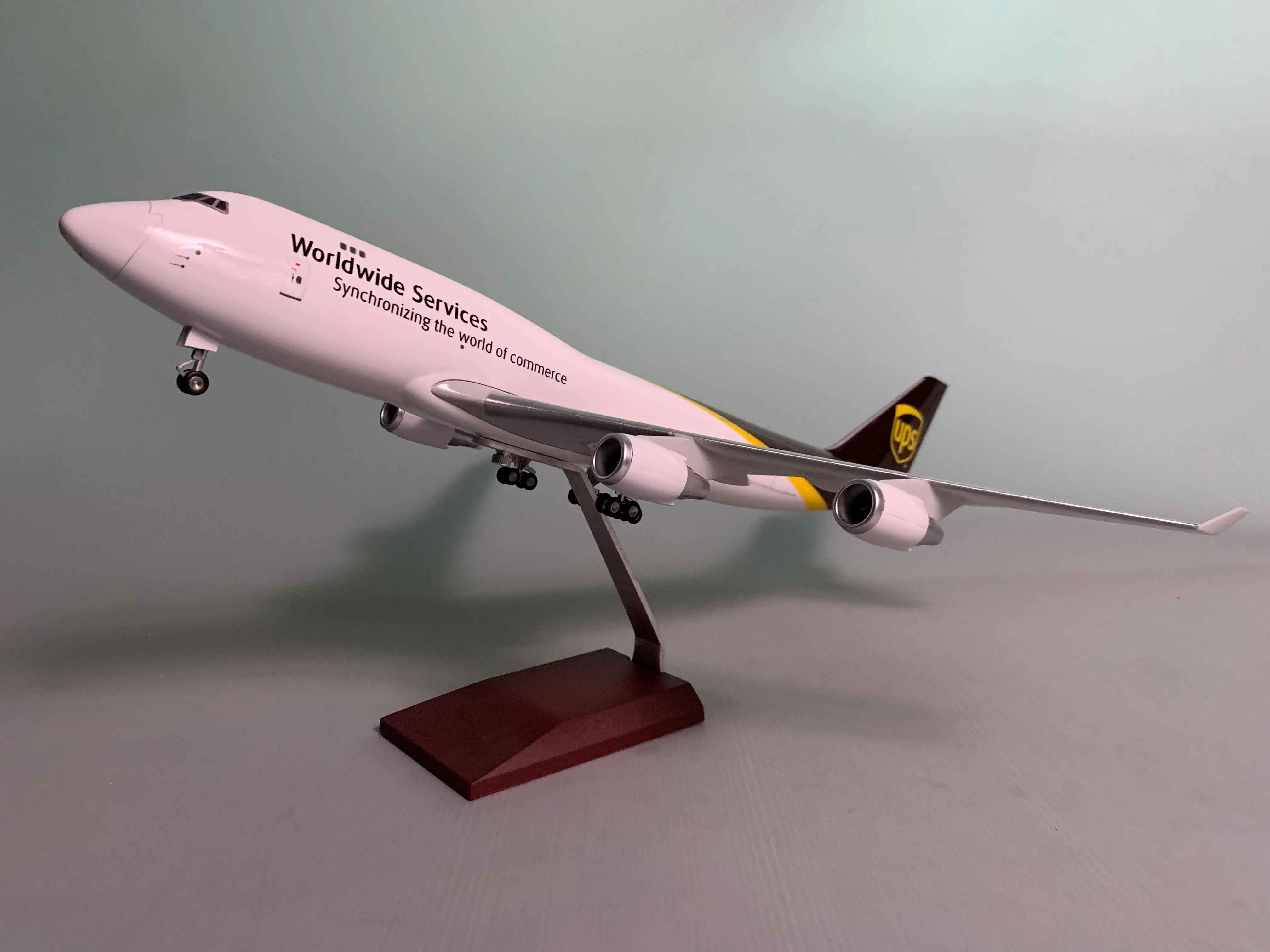 B747-400 UPS Express Cargo - Scale 1:157 - 47cm - 18.5in - NO LED - Airplane Model - Image 9