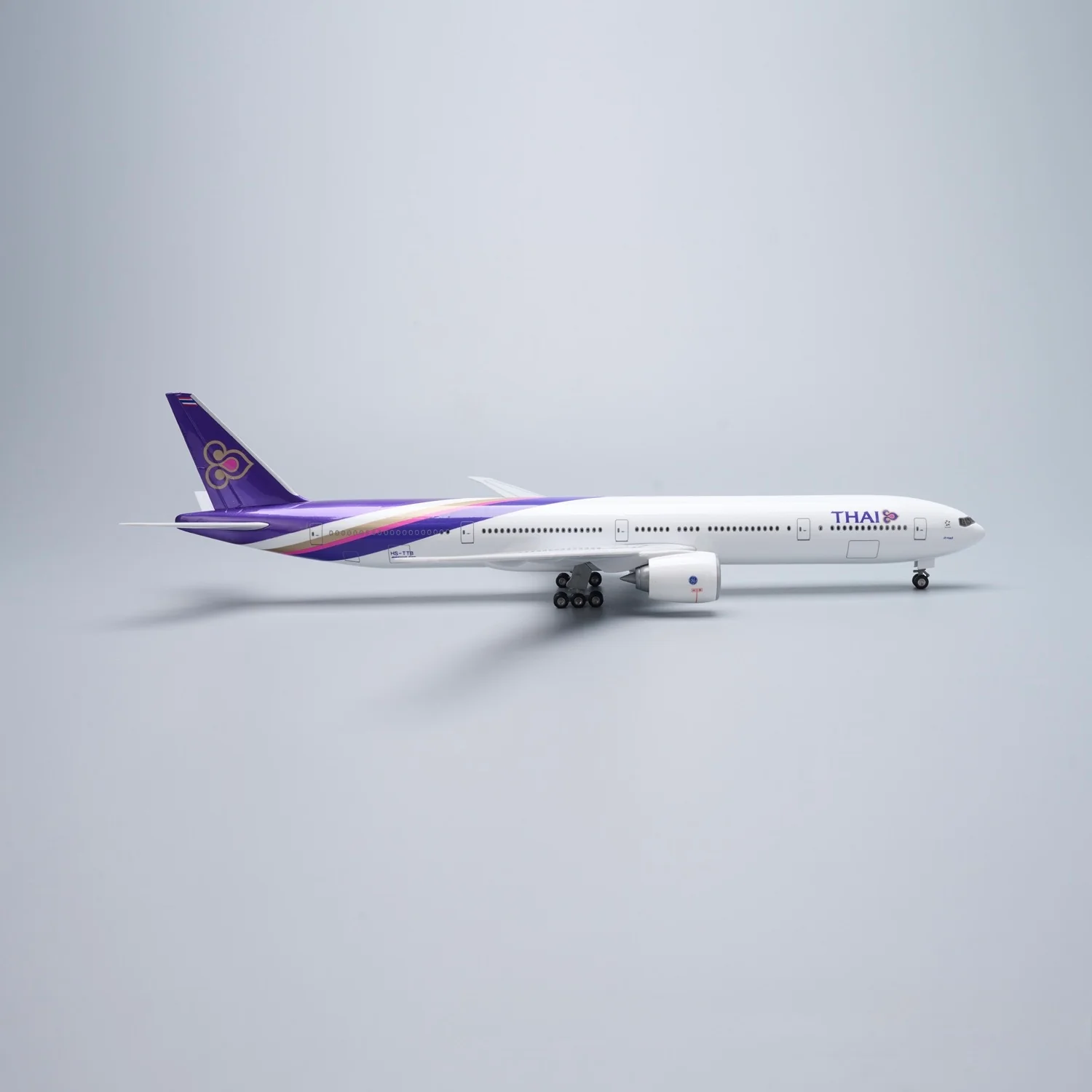 B777 THAI  - SCALE 1/157 - 47CM -18.5IN - Image 3